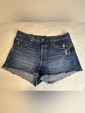 Levi’s 501 Denim Jean 2” Shorts Button Fly Cutoffs Med Wash Women 32 Waist